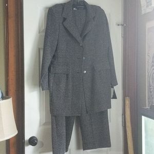Women's pant suit